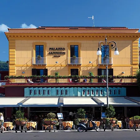 Гостевой дом Palazzo Jannuzzi Relais 4*