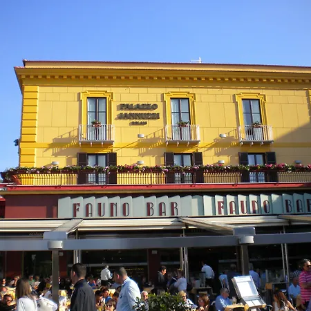 팔라쪼 잔누지 릴레스 4* 소렌토