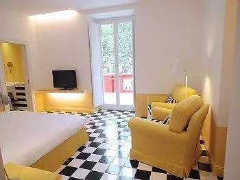 팔라쪼 잔누지 릴레스 게스트하우스 4*