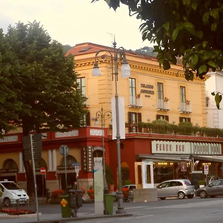 Palazzo Jannuzzi Relais Гостевой дом