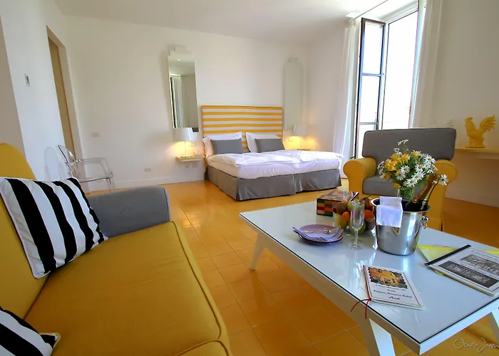 Palazzo Jannuzzi Relais 4* סורנטו