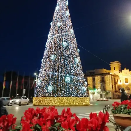 パラッゾ ヤヌツィー レライス