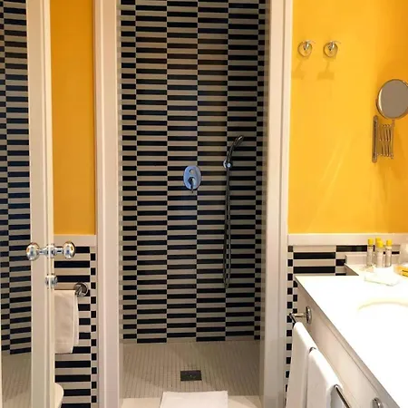 パラッゾ ヤヌツィー レライス ゲストハウス