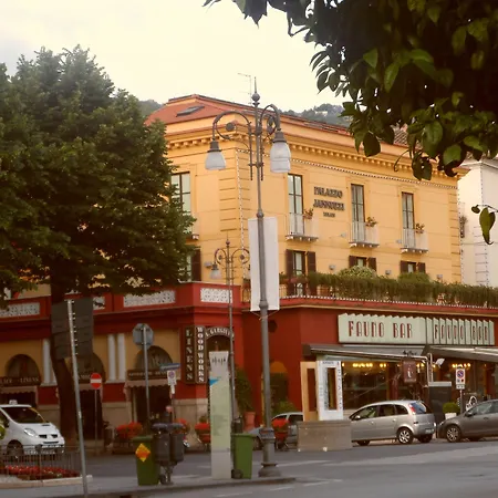 Palazzo Jannuzzi Relais Affittacamere Sorrento