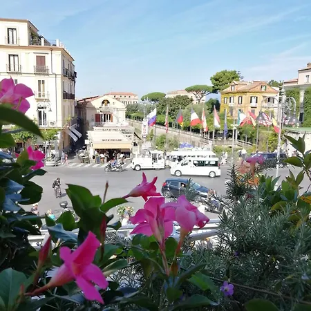 パラッゾ ヤヌツィー レライス ゲストハウス ソレント