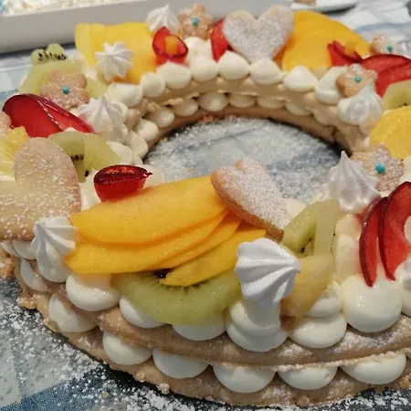 ゲストハウス パラッゾ ヤヌツィー レライス 4*