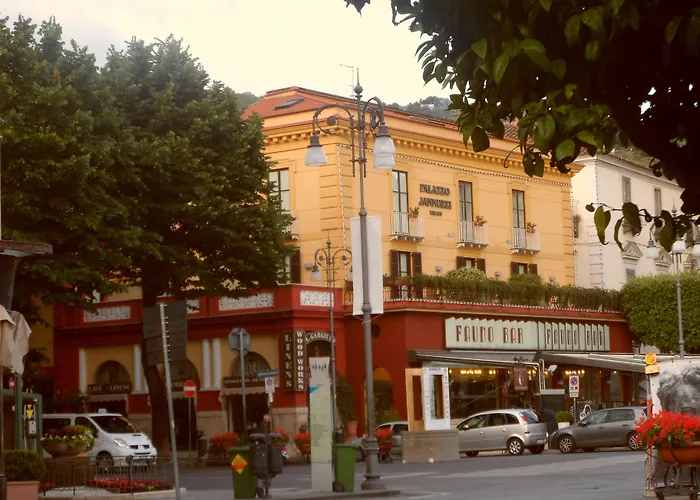 Palazzo Jannuzzi Relais Гостевой дом Сорренто